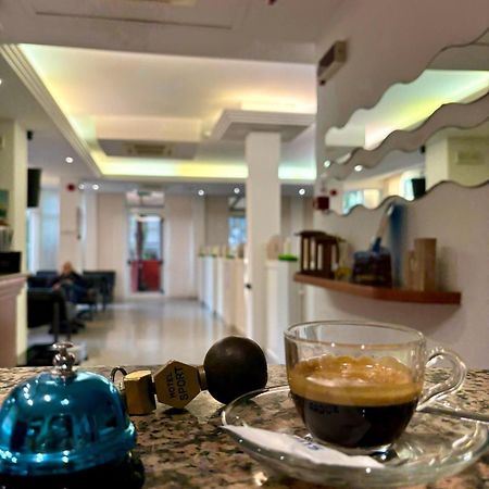 Hotel Sport Римини Екстериор снимка